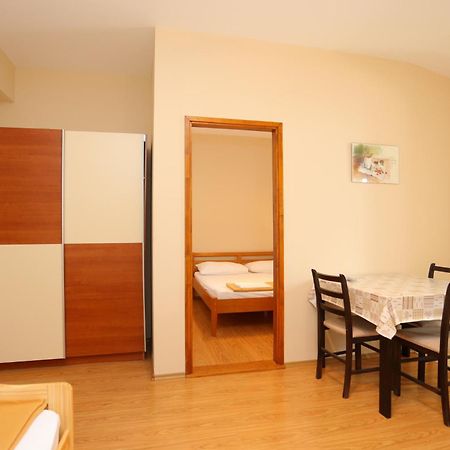 Tice Apartments By The Sea Nemira, Omis - 17039 חדר תמונה
