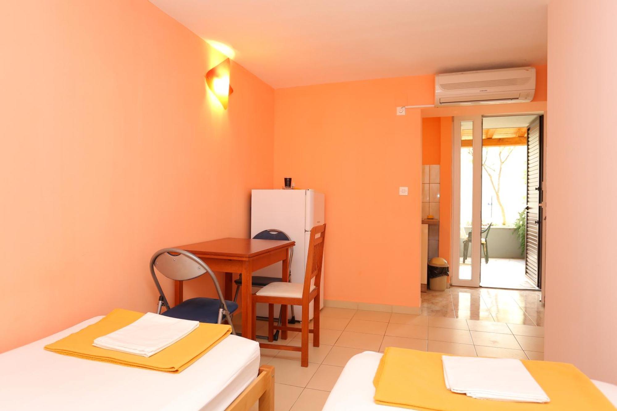 Tice Apartments By The Sea Nemira, Omis - 17039 חדר תמונה